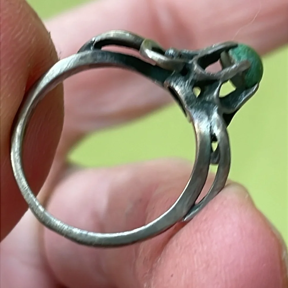 Antique Sterling Silver and Green Siberian turquoise Ring Elegant Craftsmanship